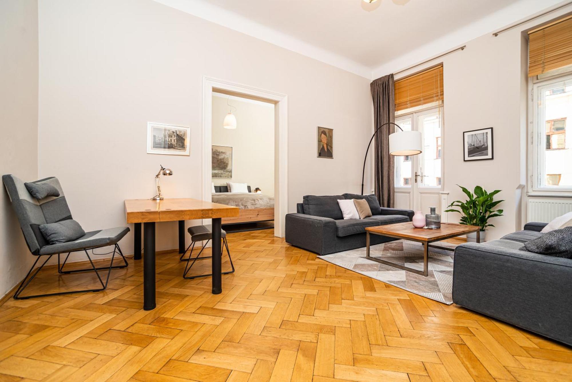 Large And Modern Apartment In The Heart Of Прага Екстер'єр фото