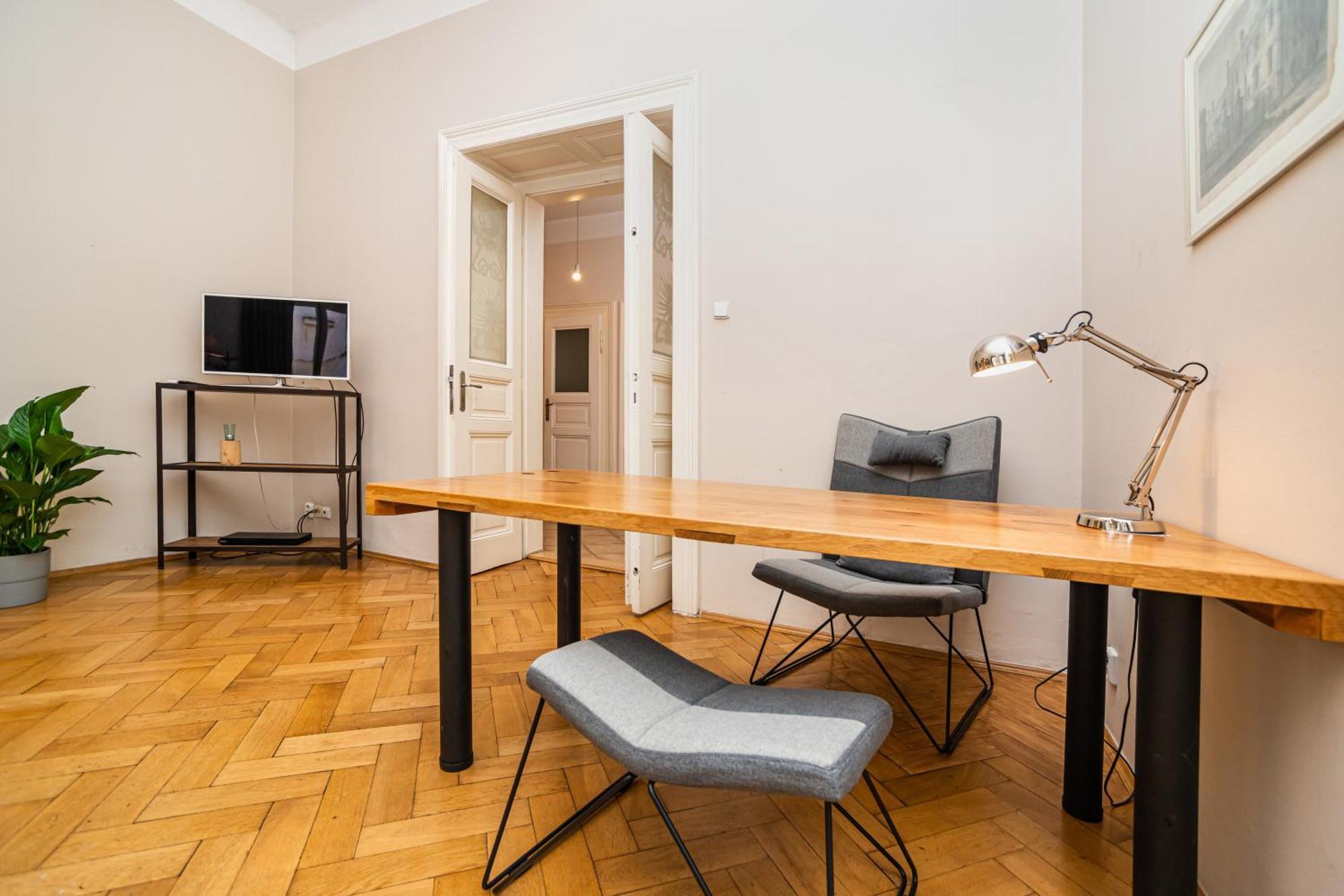 Large And Modern Apartment In The Heart Of Прага Екстер'єр фото